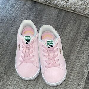 Puma Pink Sneakers Classic Low-Top Design